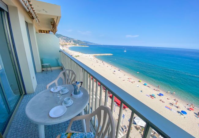 Studio a Menton - Ultimo piano al George V con vista mare Spettacolare
