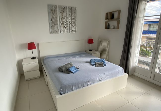 Appartamento a Menton - Attico Moderno con Vista Mare - Pelouses Appartamento a Menton - Attico Moderno con Vista Mare - Pelouses