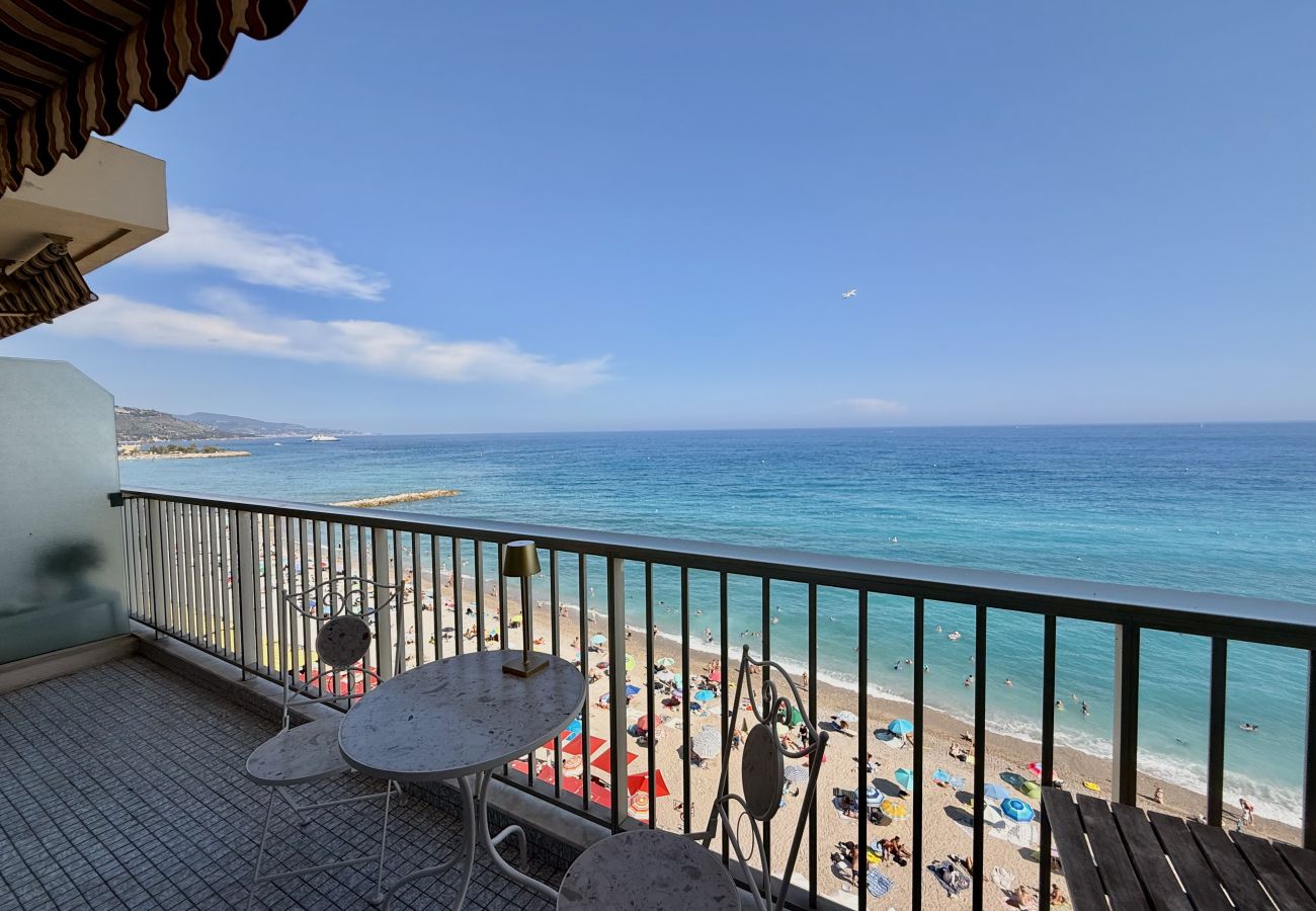 Studio a Menton - Ultimo piano con vista mare spettacolare