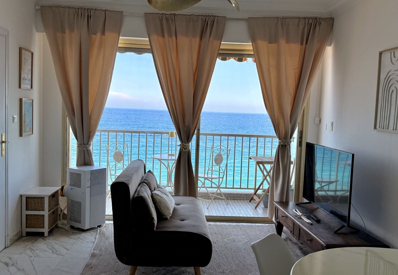 Studio a Menton - Ultimo piano con vista mare spettacolare