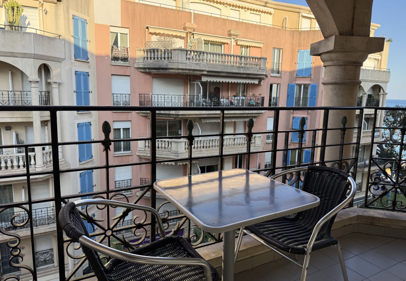 Studio a Menton - Lovely studio with swimming pool - Victoria Palace
