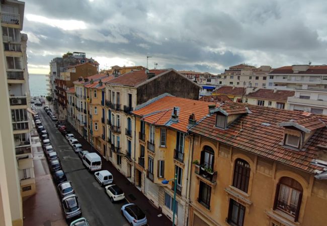 Appartamento a Menton - Ampio appartamento nel cuore della città- Edouard VII Appartamento a Menton - Ampio appartamento nel cuore della città- Edouard VII