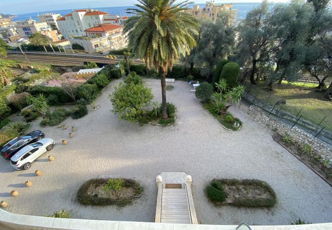 Appartamento a Menton - Appartamento di charme fronte mare nel cuore di Menton al Garavan Palace Appartamento a Menton - Appartamento di charme fronte mare nel cuore di Menton al Garavan Palace