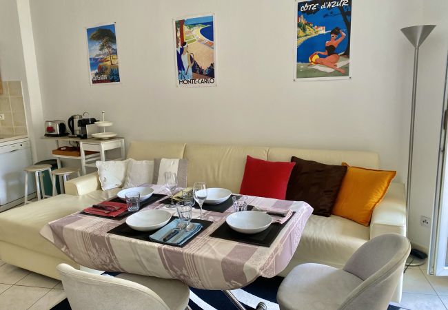 Studio a Menton - Accogliente Monolocale al Jardin des Muses Studio a Menton - Accogliente Monolocale al Jardin des Muses