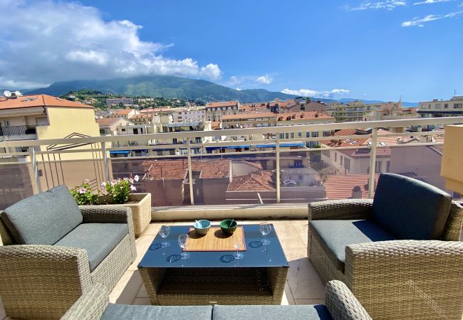 Appartamento a Menton - Attico spacioso nel centro di Mentone Appartamento a Menton - Attico spacioso nel centro di Mentone