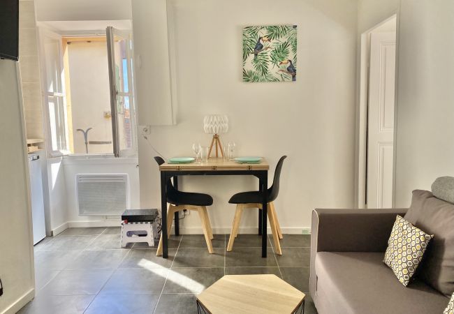 Appartamento a Menton - Affascinante Alloggio nel Cuore del Centro storico di Menton Appartamento a Menton - Affascinante Alloggio nel Cuore del Centro storico di Menton