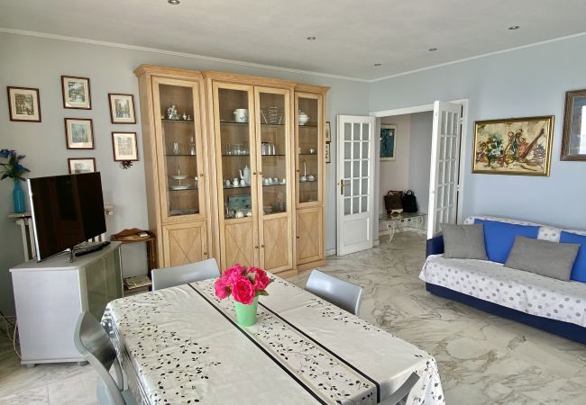 Appartamento a Menton - Bilocale al George 5 con vista mare Appartamento a Menton - Bilocale al George 5 con vista mare