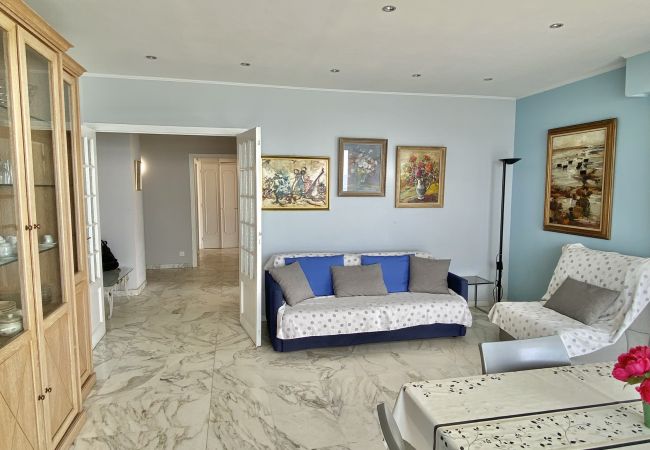 Appartamento a Menton - Bilocale al George 5 con vista mare Appartamento a Menton - Bilocale al George 5 con vista mare