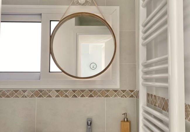 Appartamento a Menton - Appartamento Accogliente all'ultimo piano a Menton Appartamento a Menton - Appartamento Accogliente all'ultimo piano a Menton