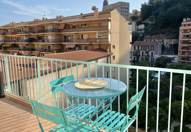 Appartamento a Menton - Appartamento Accogliente all'ultimo piano a Menton Appartamento a Menton - Appartamento Accogliente all'ultimo piano a Menton