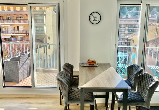 Appartamento a Menton - Appartamento Accogliente all'ultimo piano a Menton Appartamento a Menton - Appartamento Accogliente all'ultimo piano a Menton