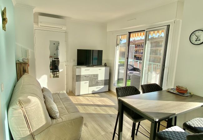 Appartamento a Menton - Appartamento Accogliente all'ultimo piano a Menton Appartamento a Menton - Appartamento Accogliente all'ultimo piano a Menton