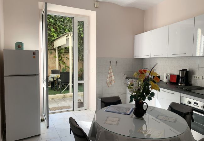 Appartamento a Menton - Carino bilocale con giardino nel centro di Mentone Appartamento a Menton - Carino bilocale con giardino nel centro di Mentone