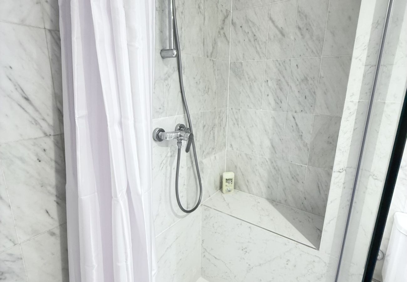 Studio a Roquebrune-Cap-Martin - Monolocale con piscina vicino mare