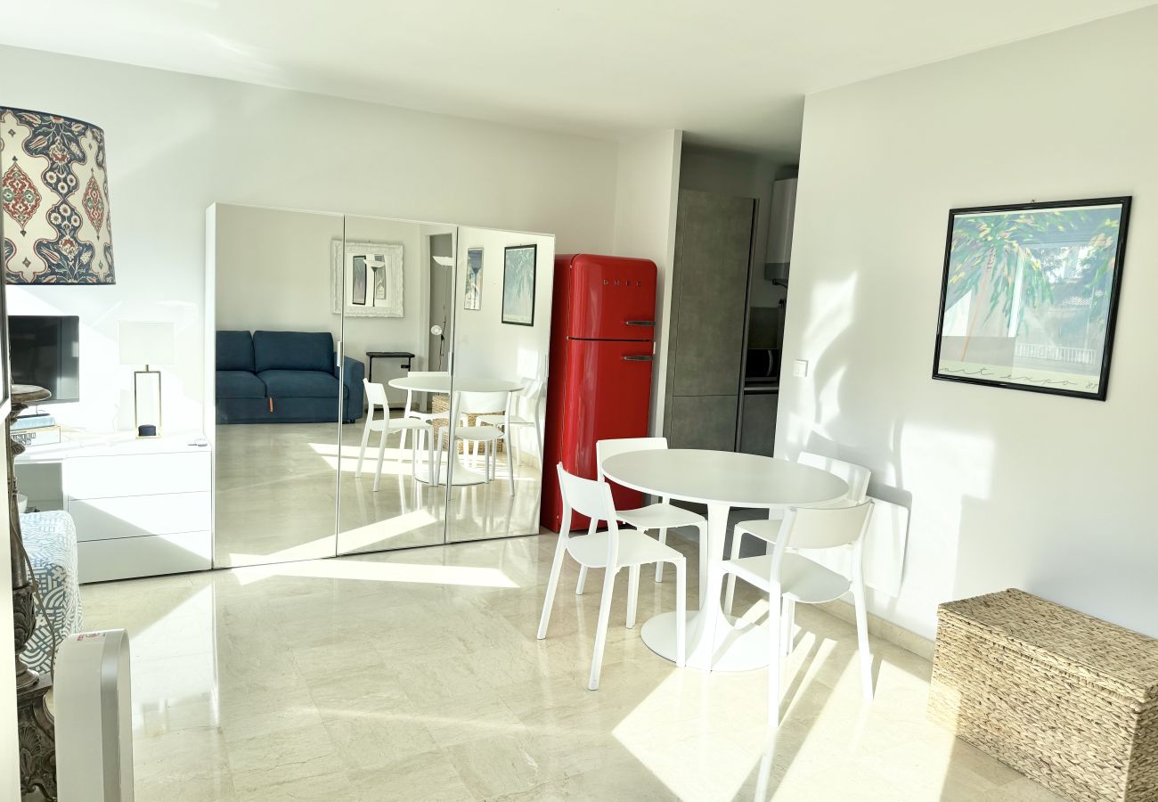 Studio a Roquebrune-Cap-Martin - Monolocale con piscina vicino mare