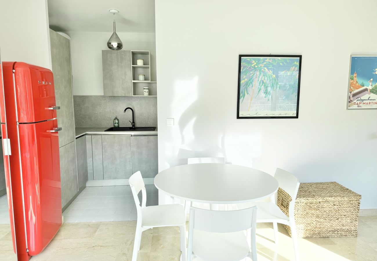 Studio a Roquebrune-Cap-Martin - Monolocale con piscina vicino mare