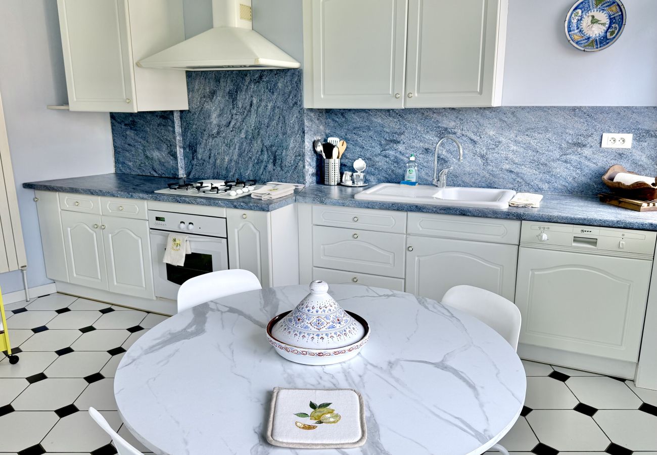 Appartamento a Menton - Grande ultimo piano con vista mare