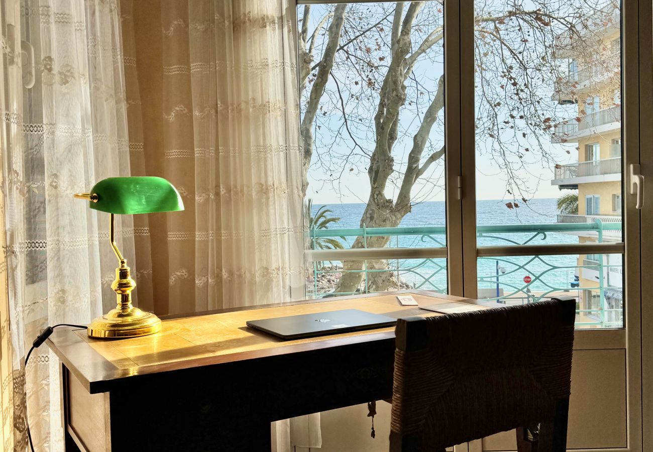 Appartamento a Menton - Grande ultimo piano con vista mare