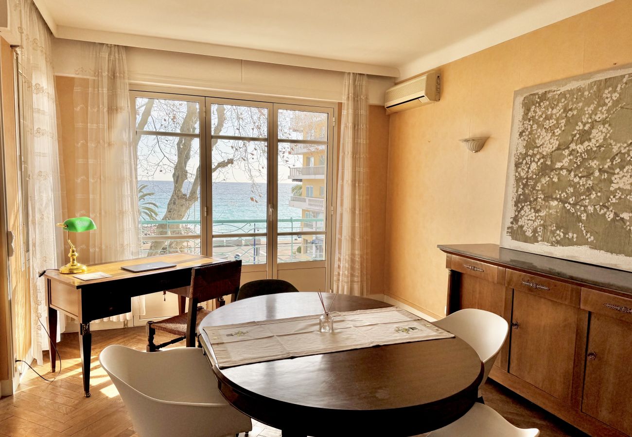 Appartamento a Menton - Grande ultimo piano con vista mare