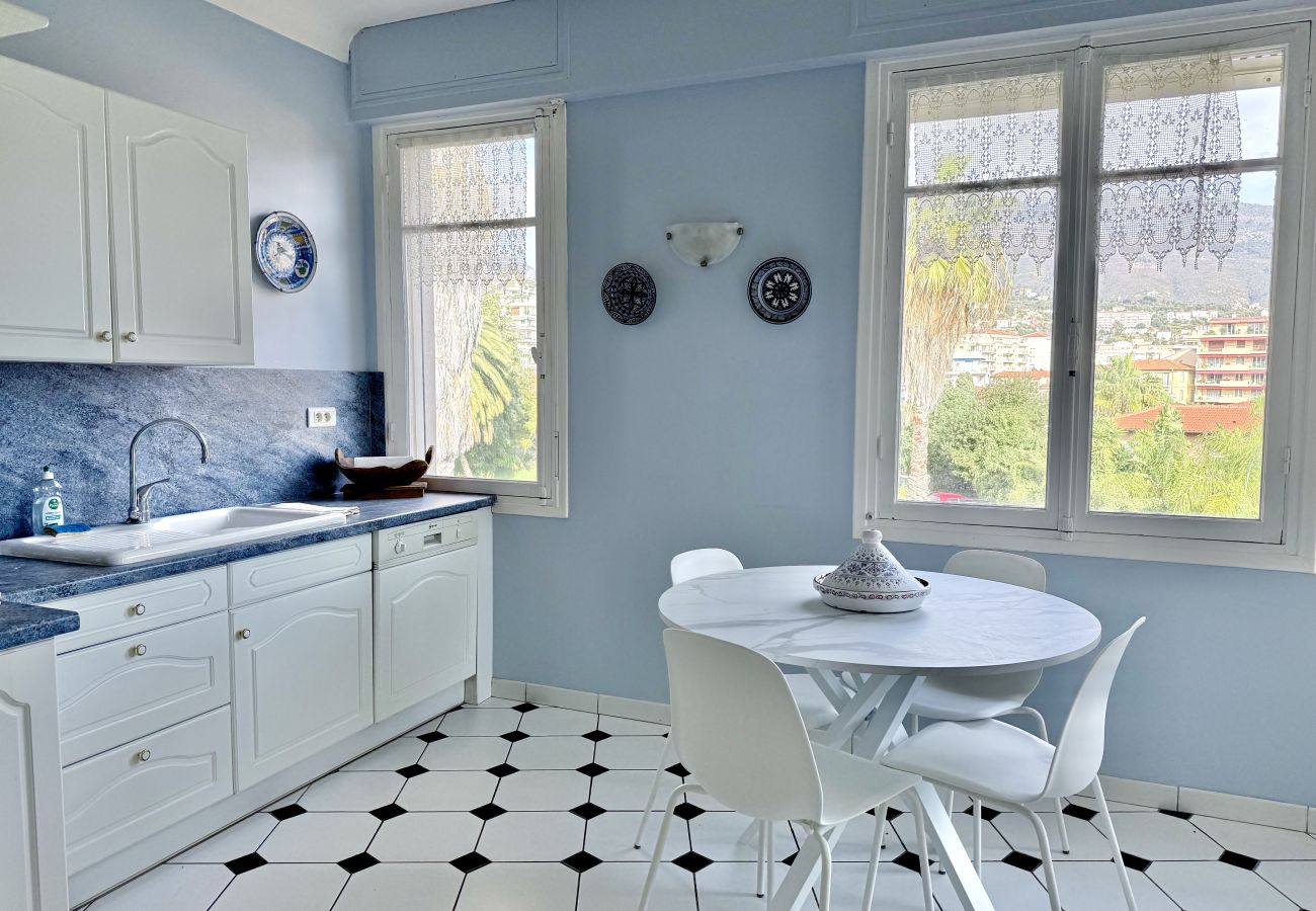 Appartamento a Menton - Grande ultimo piano con vista mare