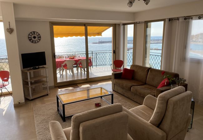 Appartement à Menton - Merveilleuse vue mer au Santa Maria Appartement à Menton - Merveilleuse vue mer au Santa Maria