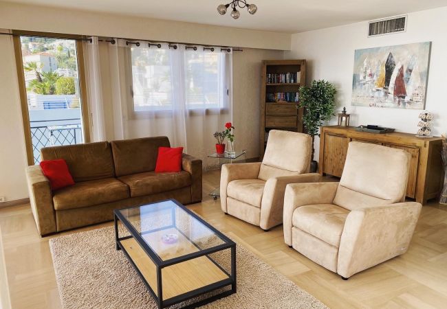 Appartement à Menton - Merveilleuse vue mer au Santa Maria Appartement à Menton - Merveilleuse vue mer au Santa Maria