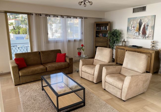 Appartement à Menton - Merveilleuse vue mer au Santa Maria Appartement à Menton - Merveilleuse vue mer au Santa Maria