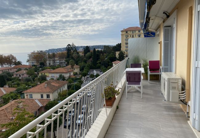 Appartement à Menton - Dernier Étage Moderne avec Vue Mer aux Pelouses Appartement à Menton - Dernier Étage Moderne avec Vue Mer aux Pelouses