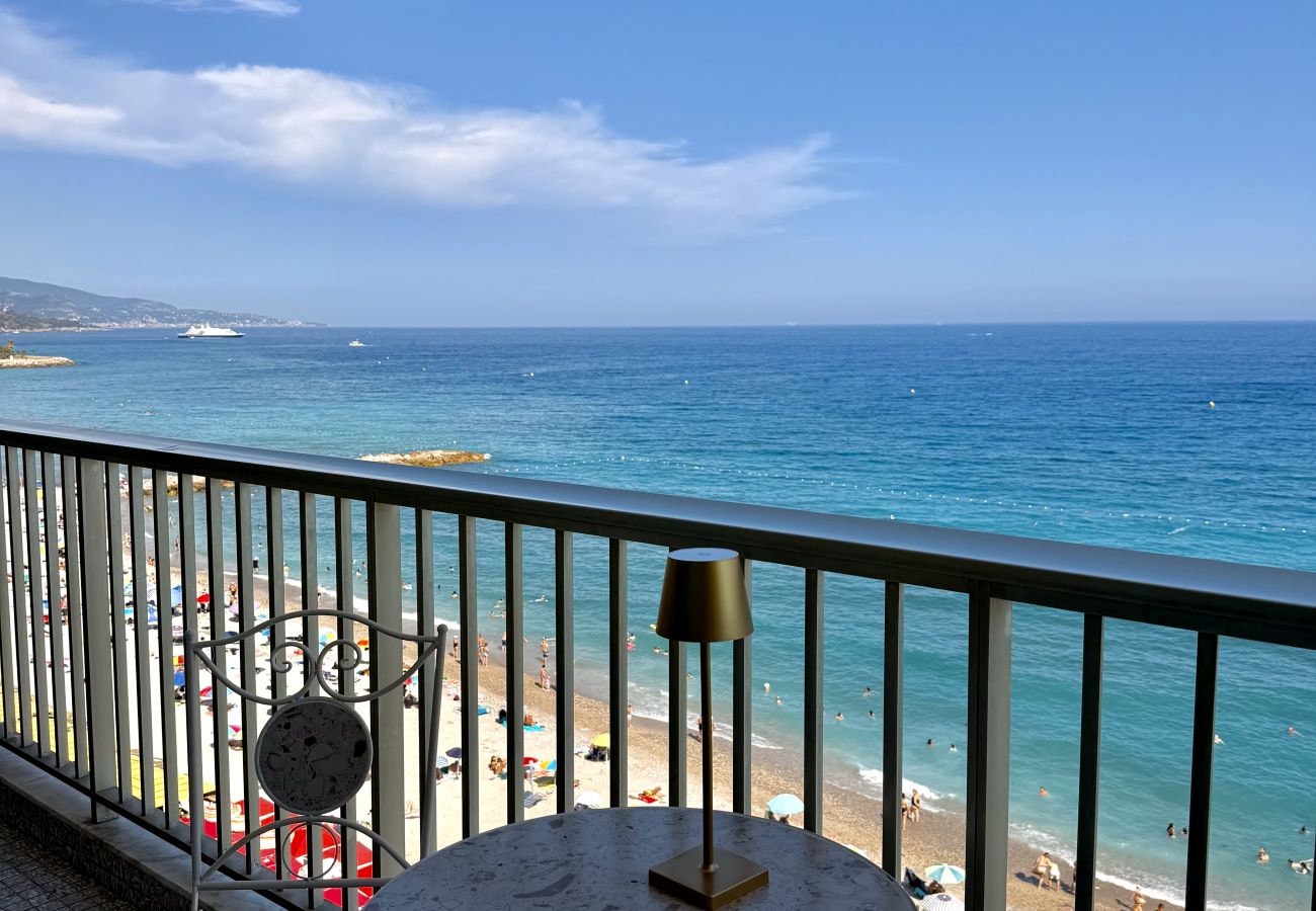 Studio à Menton - Dernier étage au George V avec vue mer imprenable