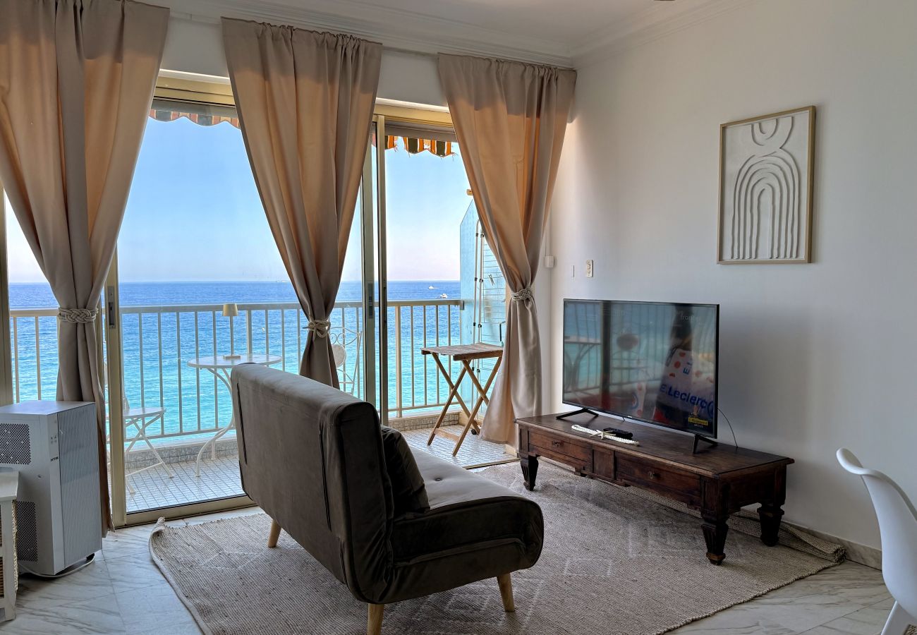 Studio à Menton - Dernier étage au George V avec vue mer imprenable
