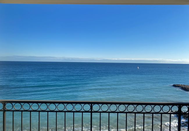 Appartement à Menton - L'Admiral Plaza avec une magnifique vue mer Appartement à Menton - L'Admiral Plaza avec une magnifique vue mer