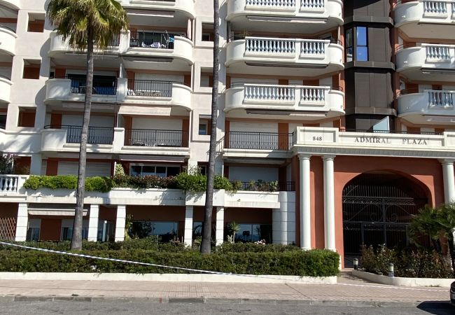 Appartement à Menton - L'Admiral Plaza avec une magnifique vue mer Appartement à Menton - L'Admiral Plaza avec une magnifique vue mer