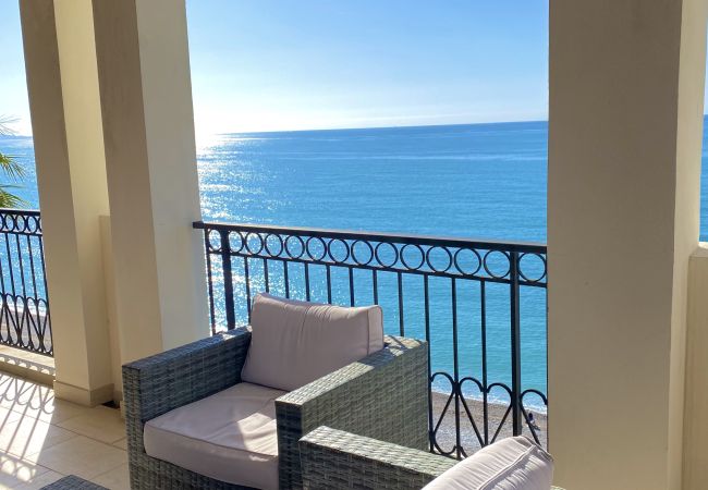 Appartement à Menton - L'Admiral Plaza avec une magnifique vue mer Appartement à Menton - L'Admiral Plaza avec une magnifique vue mer