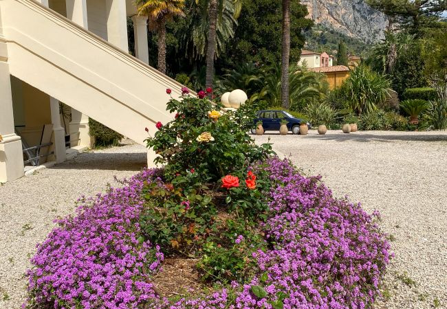 Appartement à Menton - Appartement Élégant avec Terrasse Spacieuse au Garavan Palace Appartement à Menton - Appartement Élégant avec Terrasse Spacieuse au Garavan Palace