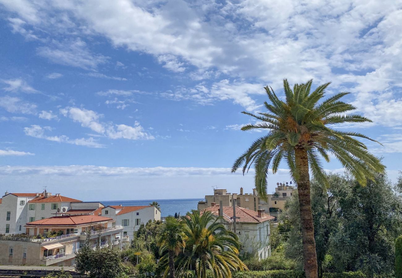 Appartement à Menton - Appartement Élégant avec Terrasse Spacieuse au Garavan Palace