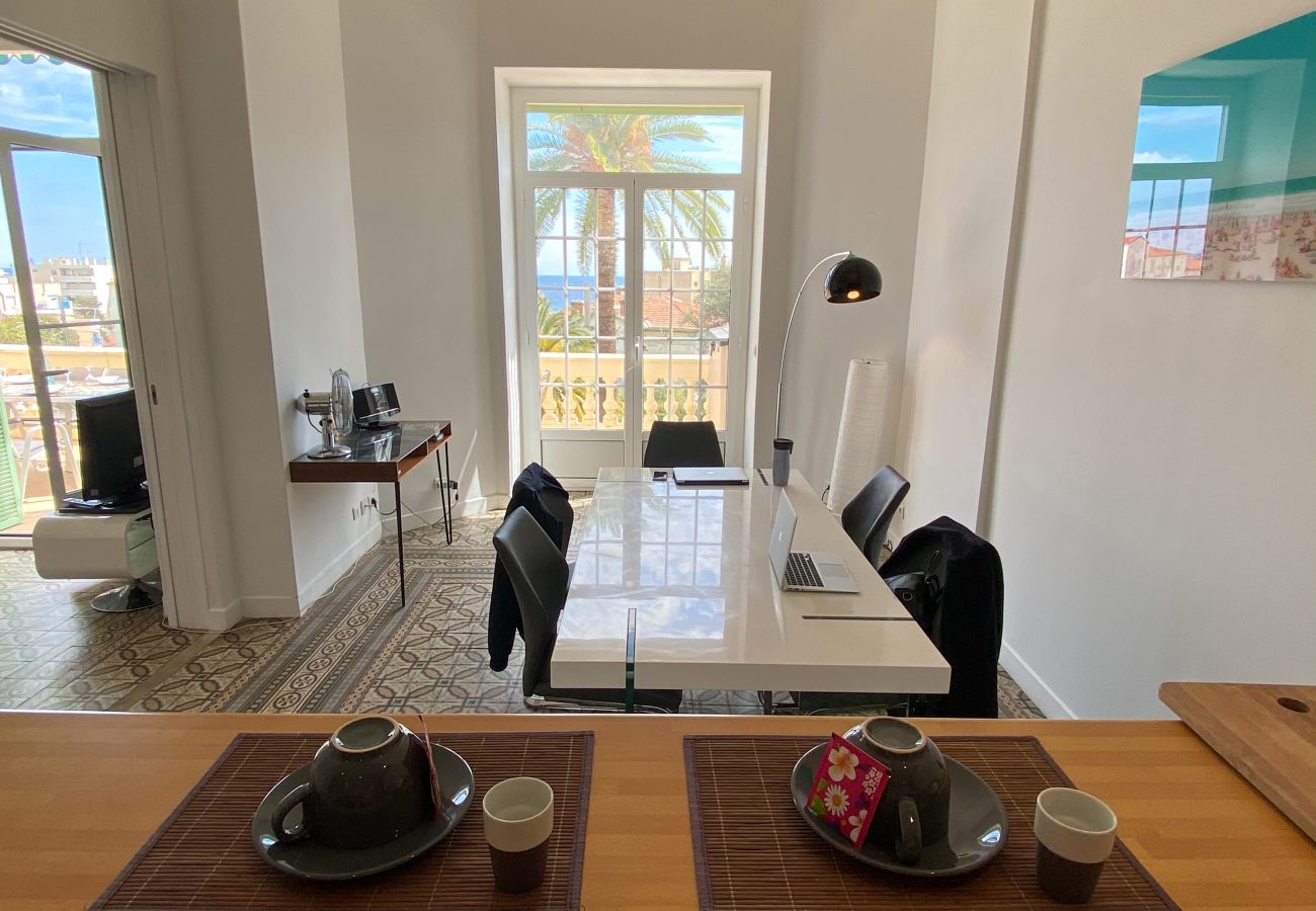 Appartement à Menton - Appartement Élégant avec Terrasse Spacieuse au Garavan Palace