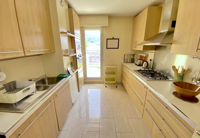 Appartement à Menton - Spacieux Dernier Etage au Centre de Menton Appartement à Menton - Spacieux Dernier Etage au Centre de Menton