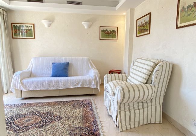 Appartement à Menton - Spacieux Dernier Etage au Centre de Menton Appartement à Menton - Spacieux Dernier Etage au Centre de Menton