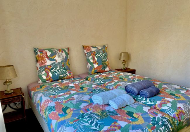 Appartement à Menton - Spacieux Dernier Etage au Centre de Menton Appartement à Menton - Spacieux Dernier Etage au Centre de Menton