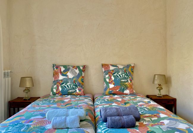 Appartement à Menton - Spacieux Dernier Etage au Centre de Menton Appartement à Menton - Spacieux Dernier Etage au Centre de Menton