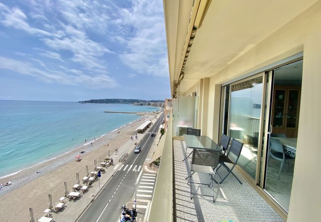  à Menton - Deux pièces au George 5 avec vue mer