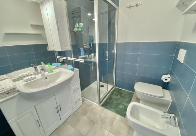 Appartement à Menton - Magnifique vue mer au centre de Menton Appartement à Menton - Magnifique vue mer au centre de Menton