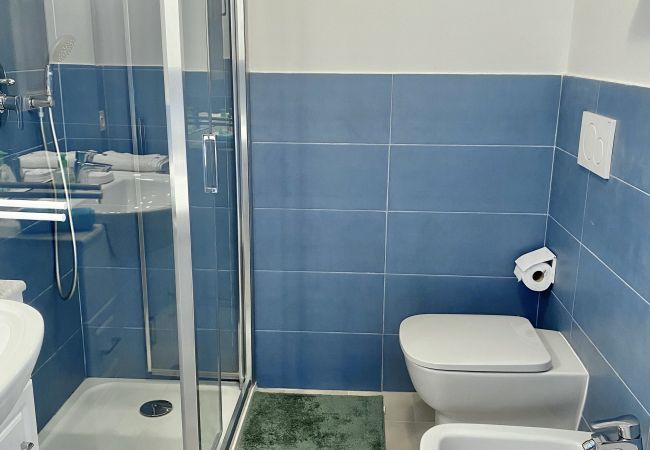 Appartement à Menton - Magnifique vue mer au centre de Menton Appartement à Menton - Magnifique vue mer au centre de Menton