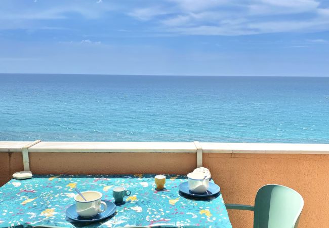 Appartement à Menton - Magnifique vue mer au centre de Menton Appartement à Menton - Magnifique vue mer au centre de Menton