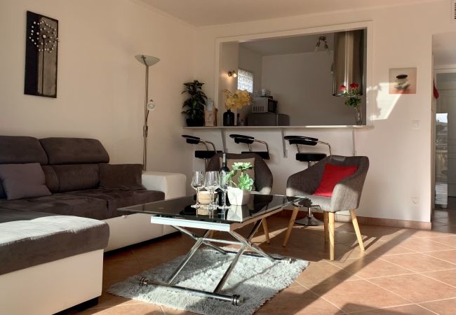 Appartement à Menton - Spacieux T3 avec garage - Menton centre Appartement à Menton - Spacieux T3 avec garage - Menton centre