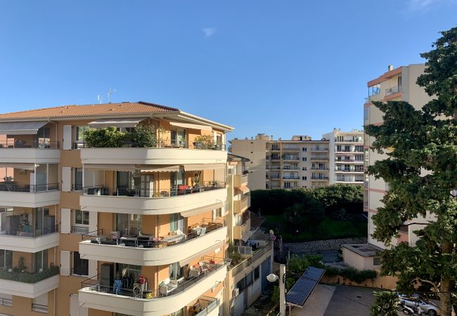 Appartement à Menton - Spacieux T3 avec garage - Menton centre Appartement à Menton - Spacieux T3 avec garage - Menton centre