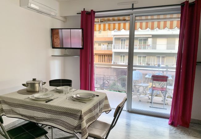 Appartement à Menton - Spacieux T2 au centre de Menton Appartement à Menton - Spacieux T2 au centre de Menton