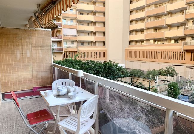 Appartement à Menton - Spacieux T2 au centre de Menton Appartement à Menton - Spacieux T2 au centre de Menton