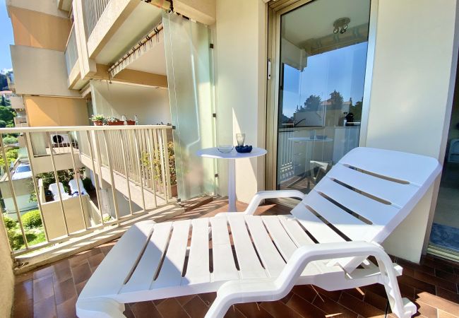 Studio à Menton - Studio vue mer au Fontana Rosa Studio à Menton - Studio vue mer au Fontana Rosa