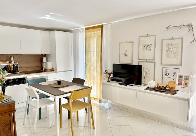 Studio à Menton - Studio en duplex au centre de Menton Studio à Menton - Studio en duplex au centre de Menton